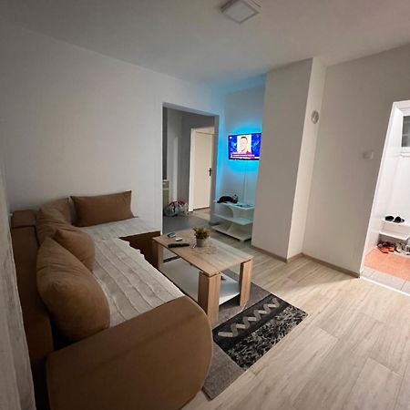 Babici 3 Apartment Hiseti ภายนอก รูปภาพ